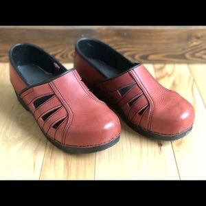Sanita Clogs